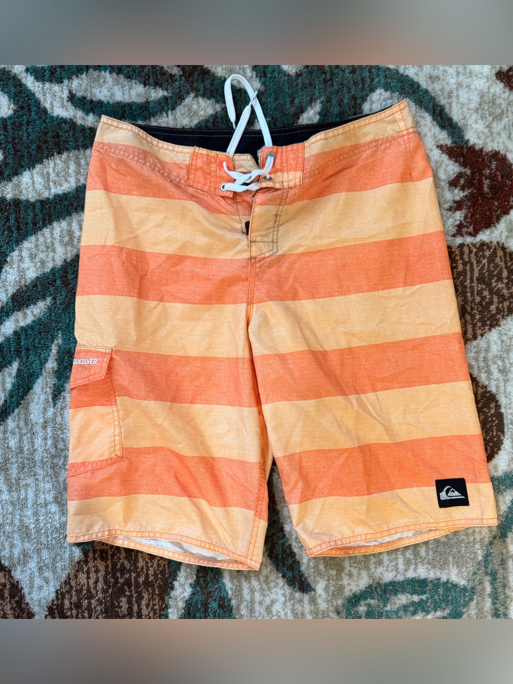 Men’s Quicksilver Board Shorts Size 29